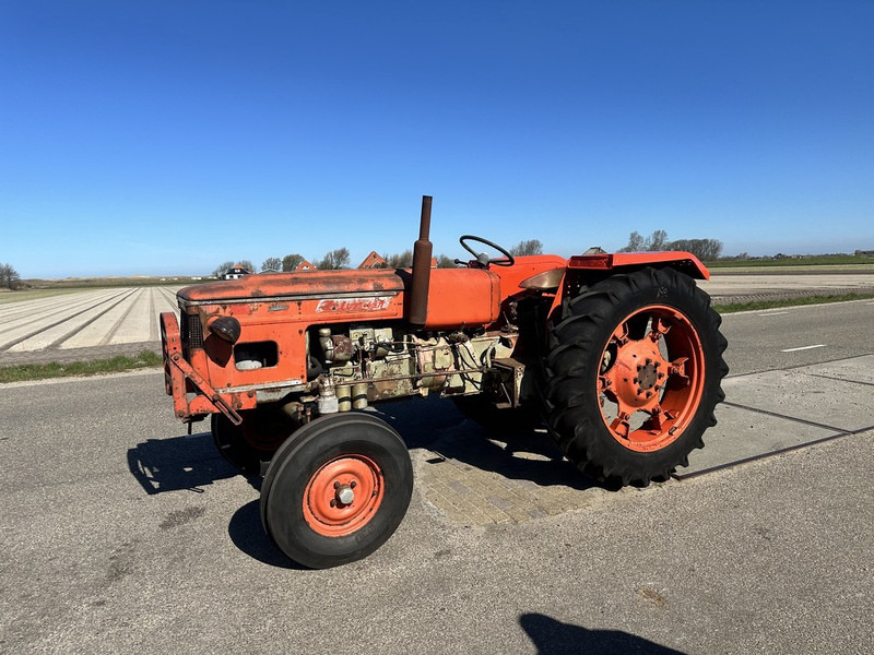 Zetor 4511 - Tractor: afbeelding 1 Zetor 4511 - Tractor: afbeelding 1