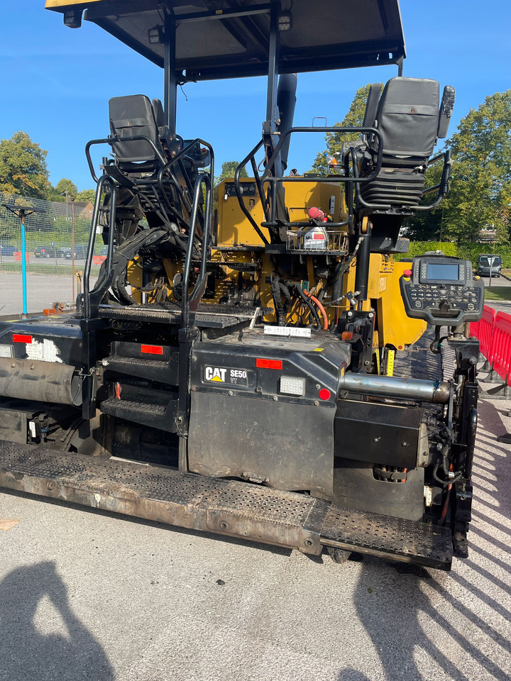 Caterpillar AP 555 F - Asfaltafwerkmachine: afbeelding 4 Caterpillar AP 555 F - Asfaltafwerkmachine: afbeelding 4
