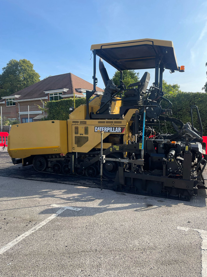 Caterpillar AP 555 F - Asfaltafwerkmachine: afbeelding 1 Caterpillar AP 555 F - Asfaltafwerkmachine: afbeelding 1