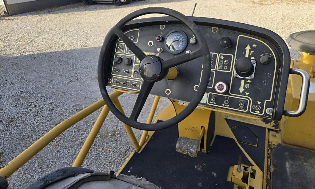 Caterpillar AP1055D - Asfaltafwerkmachine: afbeelding 5 Caterpillar AP1055D - Asfaltafwerkmachine: afbeelding 5