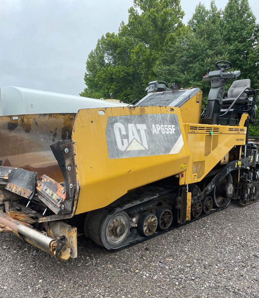 Caterpillar AP655F - Asfaltafwerkmachine: afbeelding 2 Caterpillar AP655F - Asfaltafwerkmachine: afbeelding 2