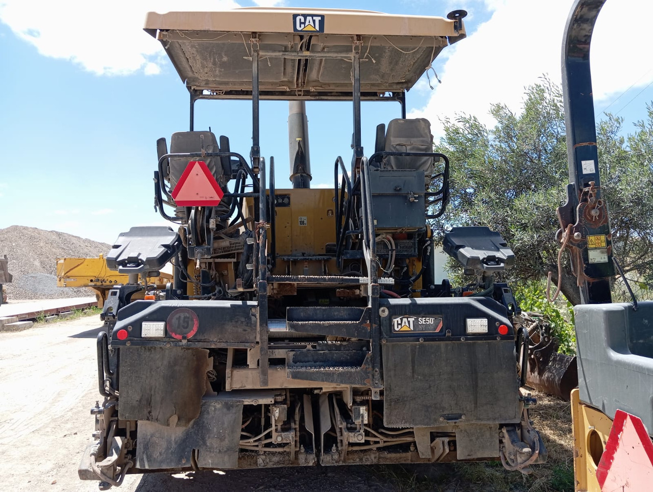 Caterpillar AP655F - Asfaltafwerkmachine: afbeelding 4 Caterpillar AP655F - Asfaltafwerkmachine: afbeelding 4