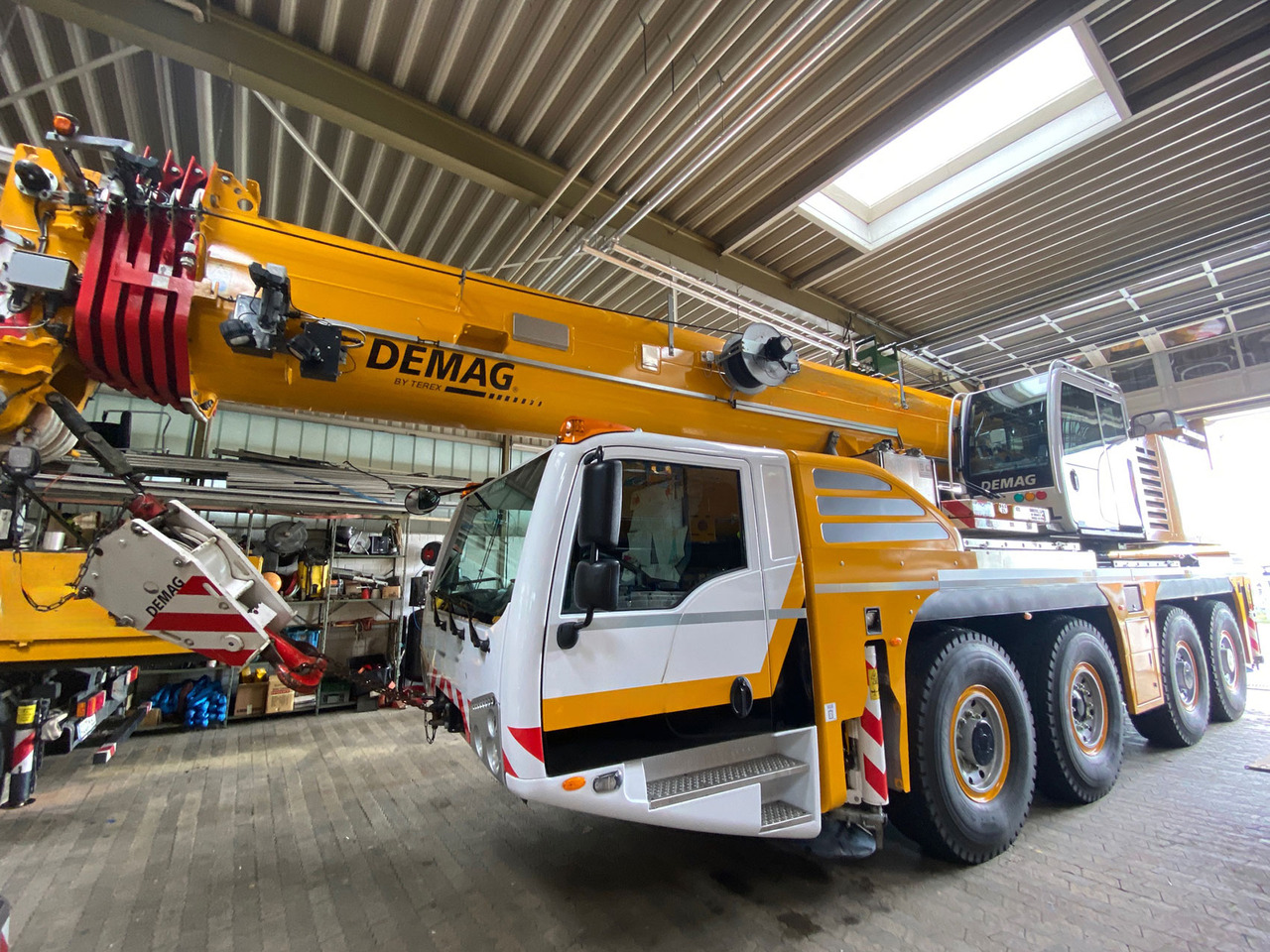 Demag AC 100-4L - Mobiele kraan: afbeelding 2 Demag AC 100-4L - Mobiele kraan: afbeelding 2