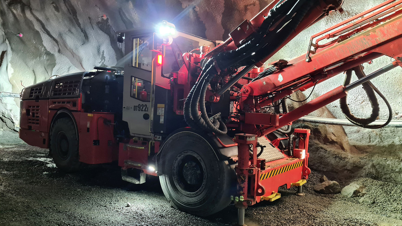 Sandvik DT922I - Mijnbouw machine: afbeelding 1 Sandvik DT922I - Mijnbouw machine: afbeelding 1