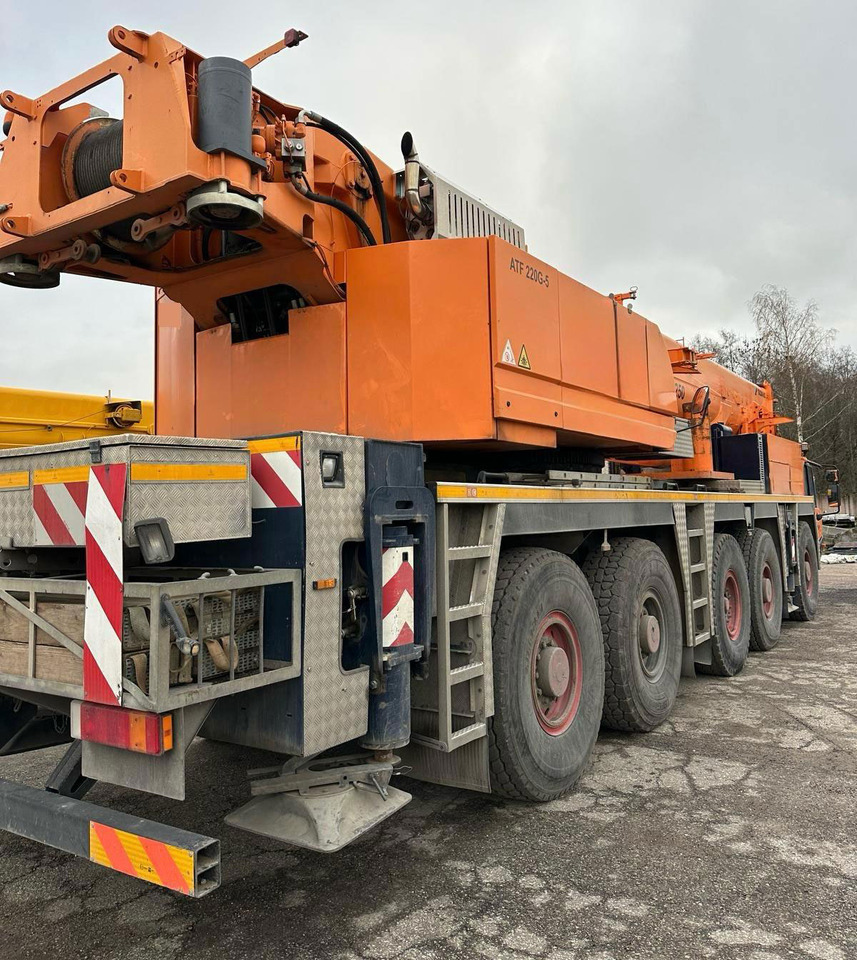 Tadano Faun ATF 220G-5 - Mobiele kraan: afbeelding 5 Tadano Faun ATF 220G-5 - Mobiele kraan: afbeelding 5