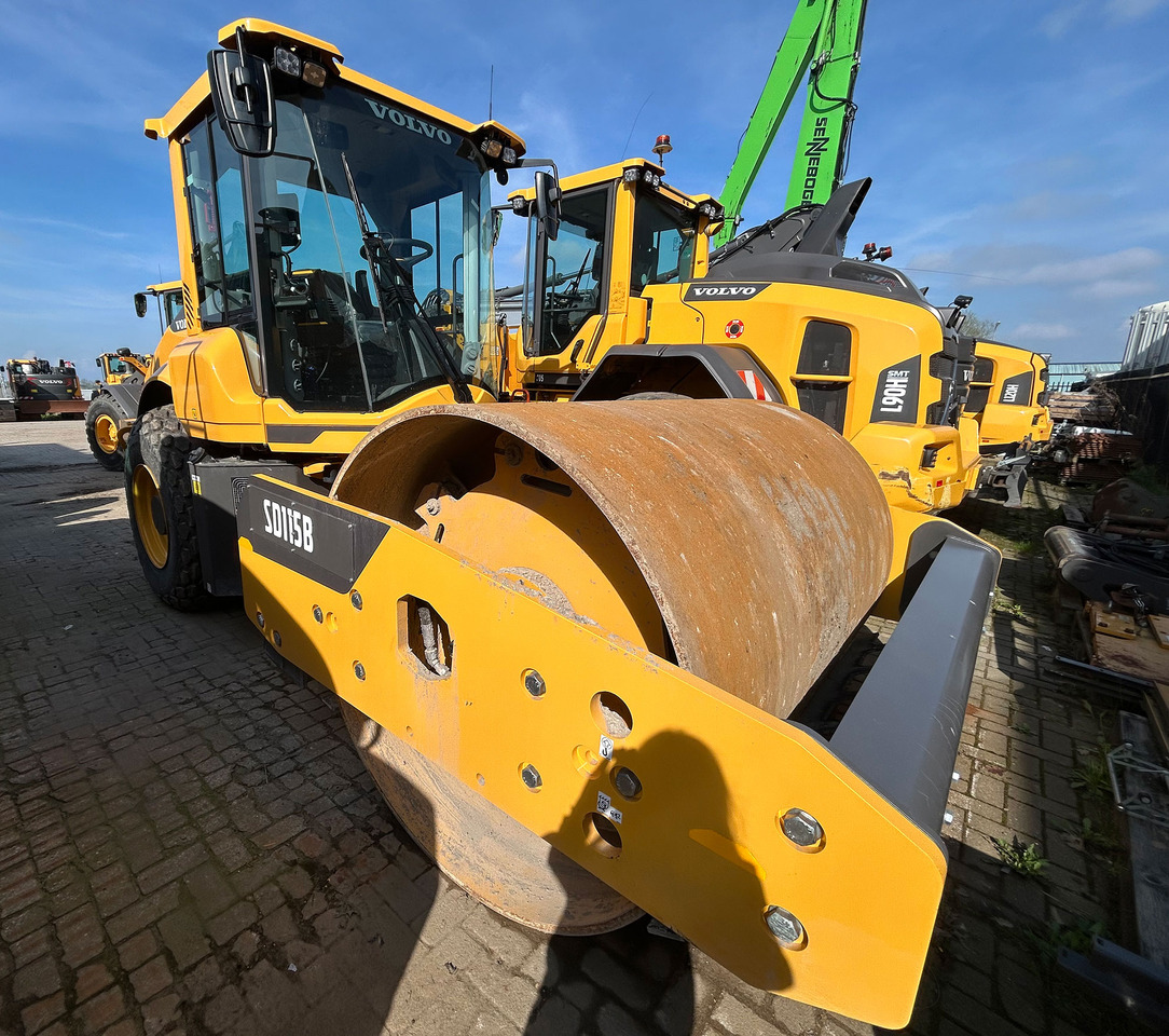 Volvo SD115B - Schapenpootwals/ Grondverdichter: afbeelding 2 Volvo SD115B - Schapenpootwals/ Grondverdichter: afbeelding 2