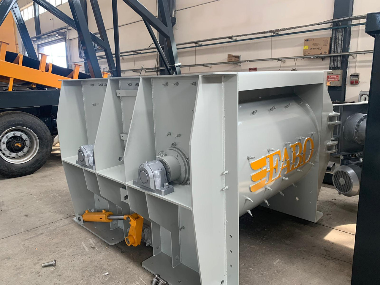 FABO twin shaft mixer - Betonmolen: afbeelding 5 FABO twin shaft mixer - Betonmolen: afbeelding 5