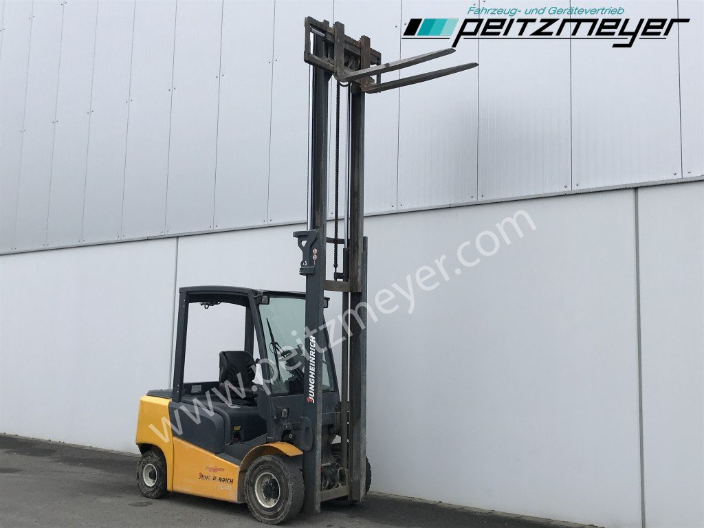 Diesel heftruck JUNGHEINRICH Gabelstapler DFG 425: afbeelding 14 Diesel heftruck JUNGHEINRICH Gabelstapler DFG 425: afbeelding 14