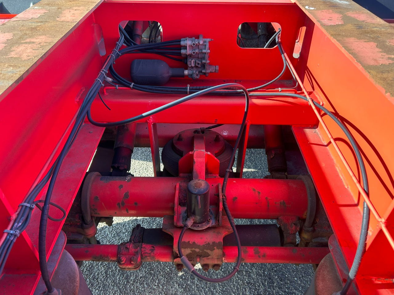 Broshuis 2-Connect-5Akcc / 3 x Steering axle / 4 x Lifting axle / tyres 80 / 3 x - Containertransporter/ Wissellaadbak oplegger: afbeelding 5 Broshuis 2-Connect-5Akcc / 3 x Steering axle / 4 x Lifting axle / tyres 80 / 3 x - Containertransporter/ Wissellaadbak oplegger: afbeelding 5