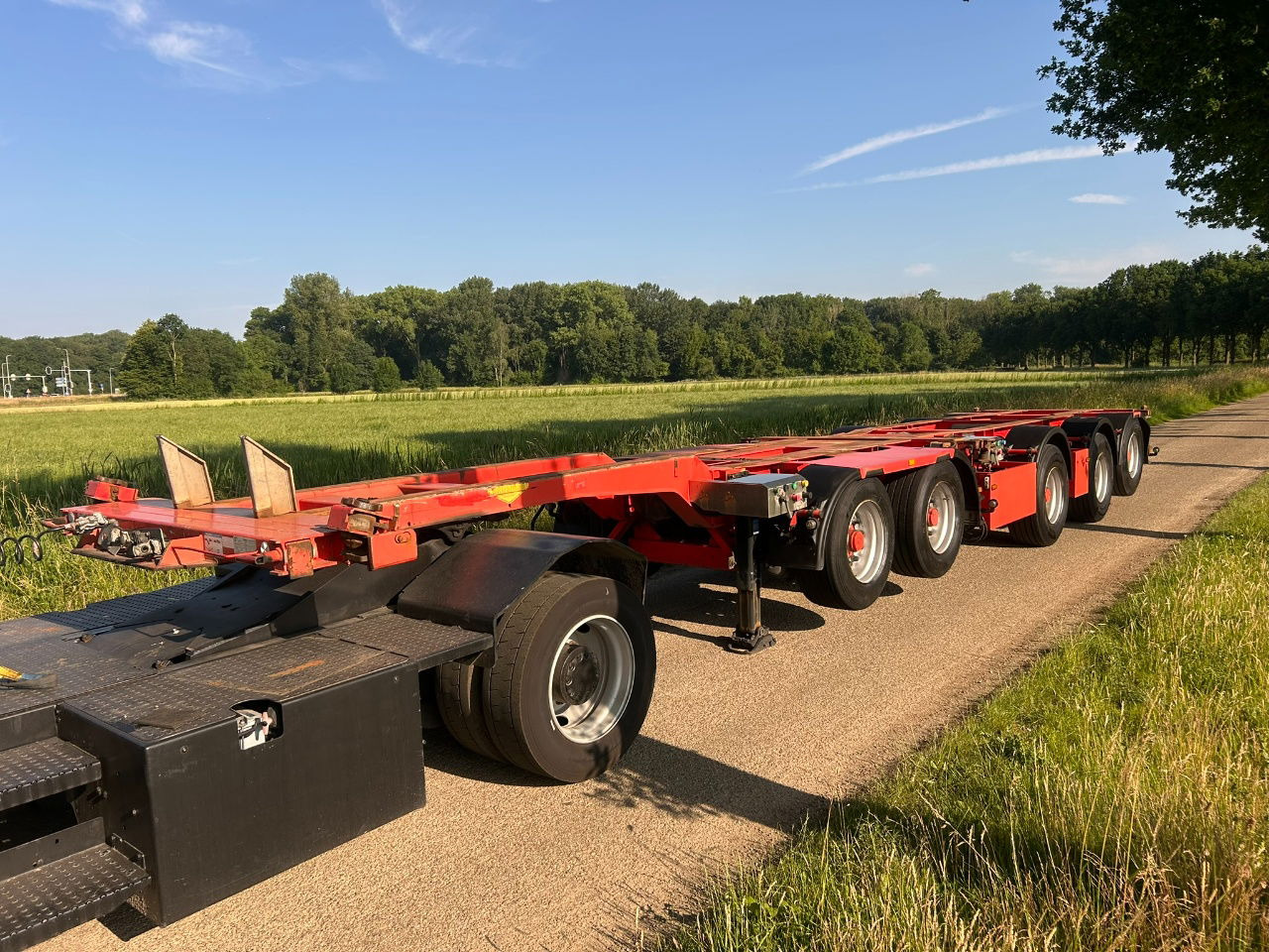 Broshuis 2-Connect-5Akcc / 3 x Steering axle / 4 x Lifting axle / tyres 80 / 3 x - Containertransporter/ Wissellaadbak oplegger: afbeelding 1 Broshuis 2-Connect-5Akcc / 3 x Steering axle / 4 x Lifting axle / tyres 80 / 3 x - Containertransporter/ Wissellaadbak oplegger: afbeelding 1