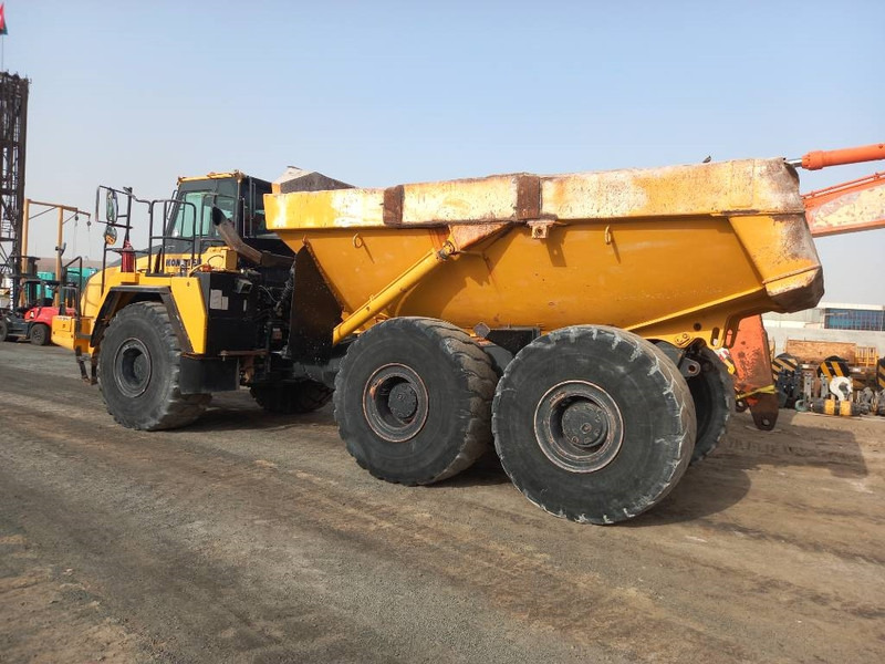 Komatsu HM400-3R (4 pcs available in Abu Dhabi) - Kiepwagen met knikbesturing: afbeelding 2 Komatsu HM400-3R (4 pcs available in Abu Dhabi) - Kiepwagen met knikbesturing: afbeelding 2