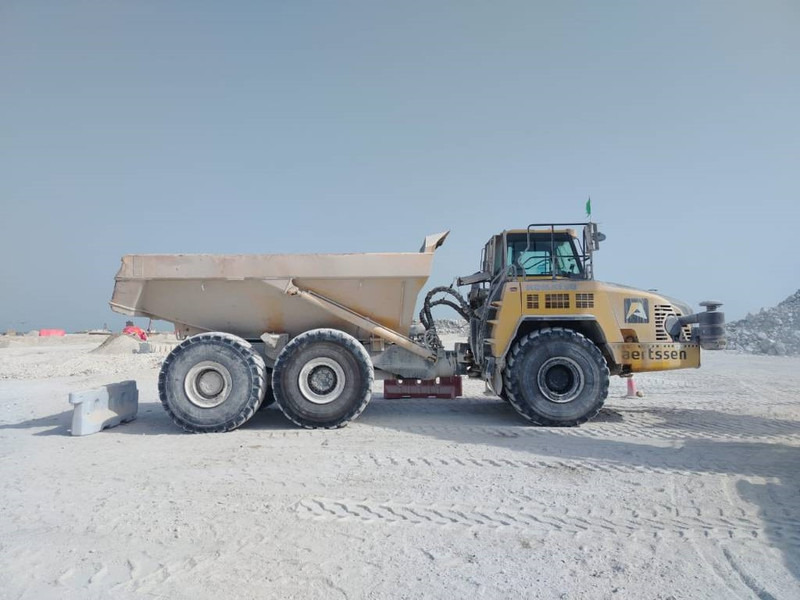 Komatsu HM400-3R (4 pieces available in Abu Dhabi) - Kiepwagen met knikbesturing: afbeelding 2 Komatsu HM400-3R (4 pieces available in Abu Dhabi) - Kiepwagen met knikbesturing: afbeelding 2