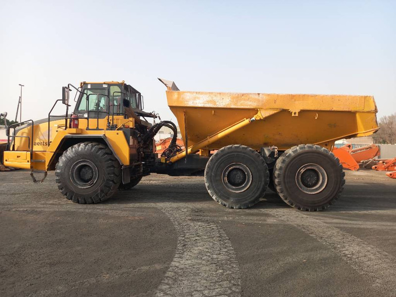 Komatsu HM400-3R (4pcs available in Abu Dhabi) - Kiepwagen met knikbesturing: afbeelding 1 Komatsu HM400-3R (4pcs available in Abu Dhabi) - Kiepwagen met knikbesturing: afbeelding 1