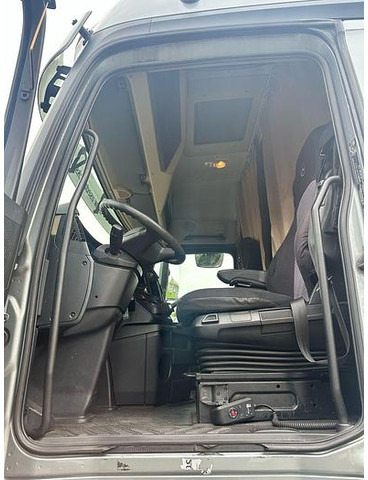 Interieur foto 1: Trekker Mercedes-Benz Actros 1845