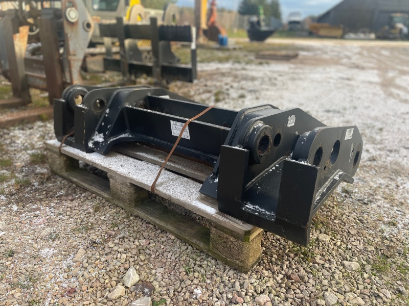Adapter Hyundai HL757 to Volvo - Snelwissel voor Wiellader: afbeelding 2 Adapter Hyundai HL757 to Volvo - Snelwissel voor Wiellader: afbeelding 2