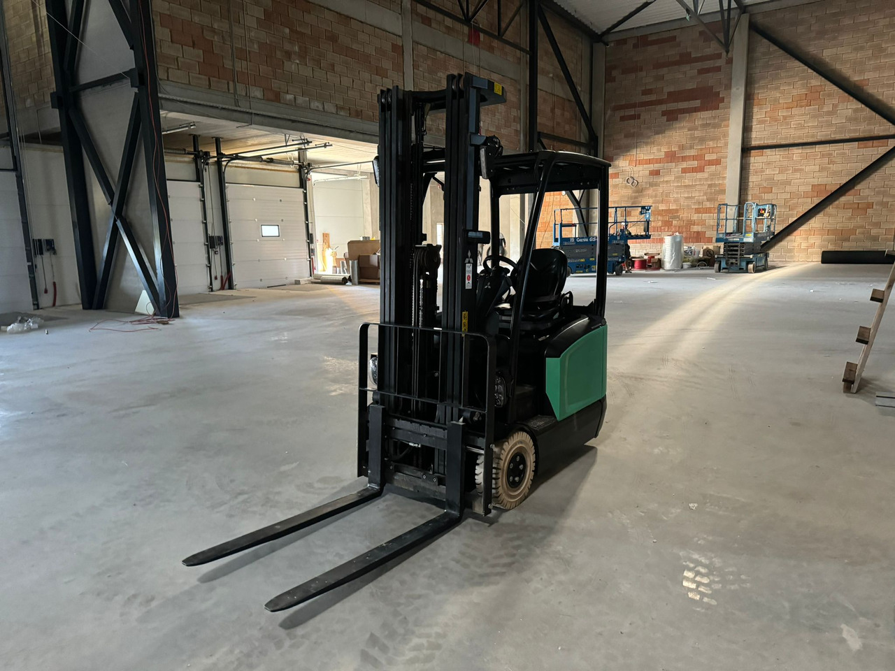 Mitsubishi FB18CN2T 32hours! - Elektrische heftruck: afbeelding 4 Mitsubishi FB18CN2T 32hours! - Elektrische heftruck: afbeelding 4