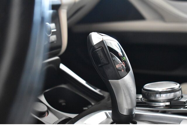 BMW 530d xDrive INDIVIDUAL CONNECTED DRIVE ECO PRO... - Sedan: afbeelding 2 BMW 530d xDrive INDIVIDUAL CONNECTED DRIVE ECO PRO... - Sedan: afbeelding 2