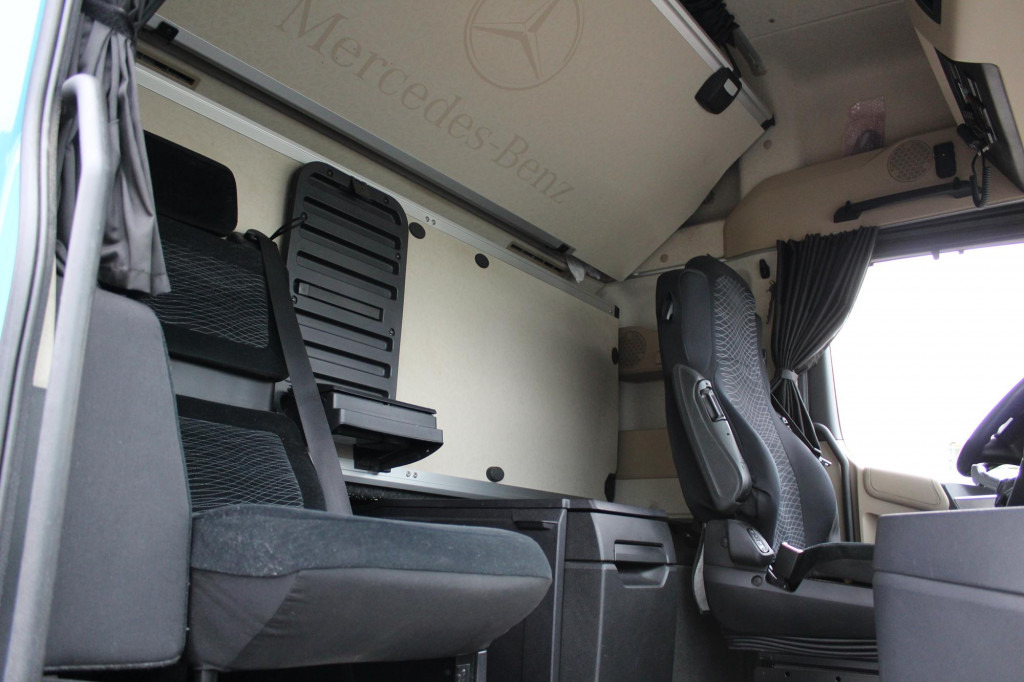 Mercedes-Benz Actros 2548 Koffer Retarder Schlafkab Kühlbox - Bedrijfswagen: afbeelding 5 Mercedes-Benz Actros 2548 Koffer Retarder Schlafkab Kühlbox - Bedrijfswagen: afbeelding 5