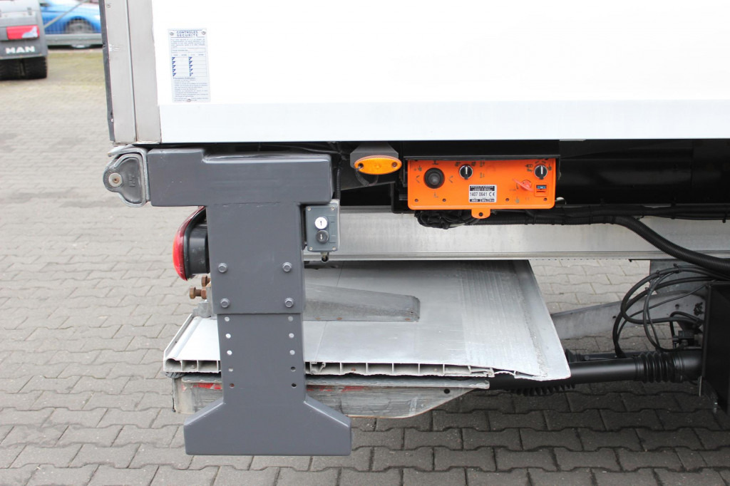 Daf LF 280 E6 Frigoblock LBW Rolltor Strom Klima - Koelwagen vrachtwagen: afbeelding 5 Daf LF 280 E6 Frigoblock LBW Rolltor Strom Klima - Koelwagen vrachtwagen: afbeelding 5