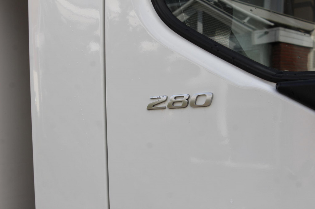 Daf LF 280 Koffer Klima LDW Rolltor LBW 149Tkm - Bakwagen: afbeelding 3 Daf LF 280 Koffer Klima LDW Rolltor LBW 149Tkm - Bakwagen: afbeelding 3