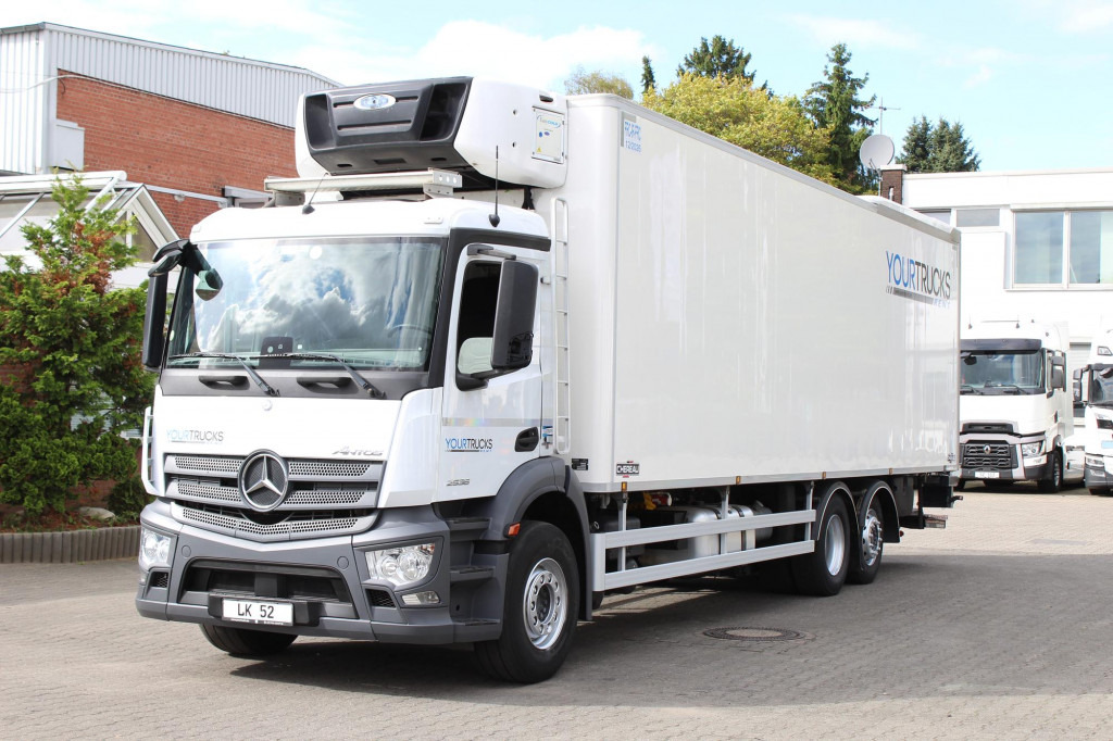 Mercedes-Benz Antos 2536 E6 CS 1250Mt Tri-temp LBW TW ATP - Koelwagen vrachtwagen: afbeelding 1 Mercedes-Benz Antos 2536 E6 CS 1250Mt Tri-temp LBW TW ATP - Koelwagen vrachtwagen: afbeelding 1