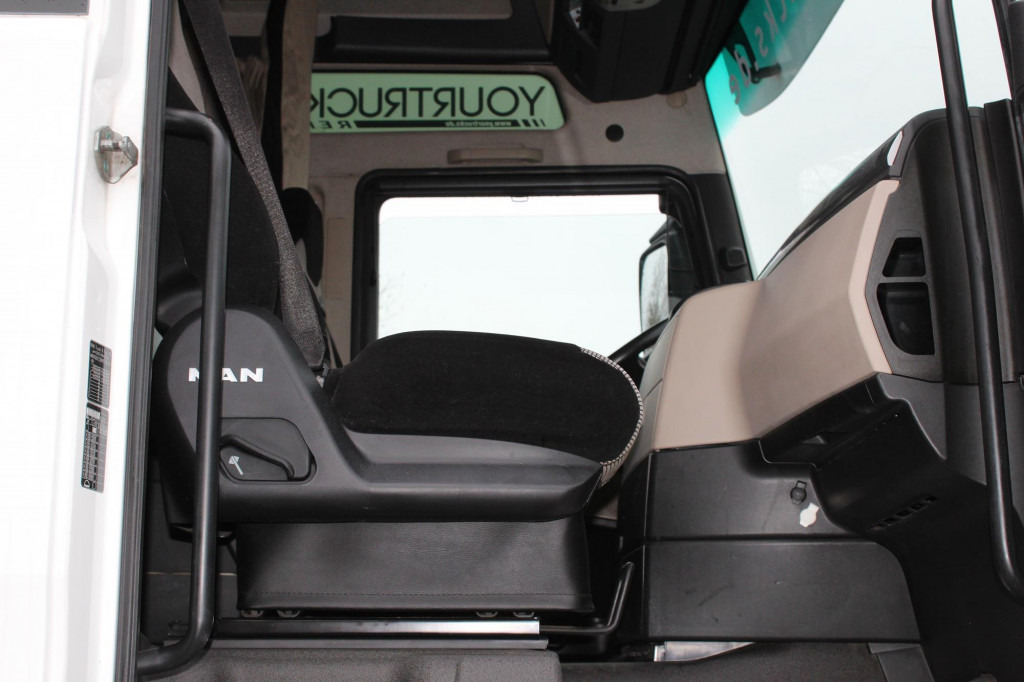 MAN TGX 18.460 E6 XXL Retarder Kühlbox Navi 2Tanks - Trekker: afbeelding 4 MAN TGX 18.460 E6 XXL Retarder Kühlbox Navi 2Tanks - Trekker: afbeelding 4