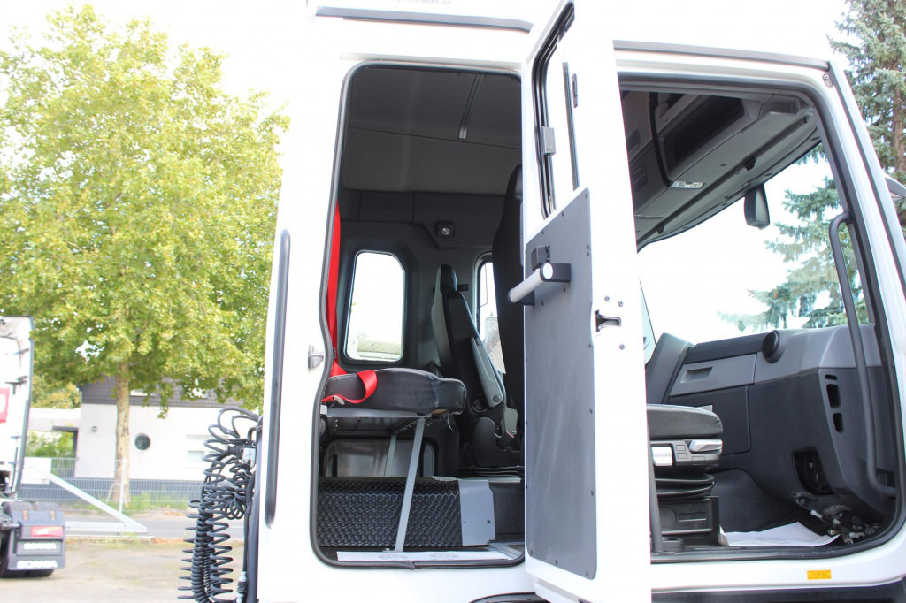 Renault T 430 E6 6 Sitze Ex- Fahrschule nur 64Tkm ! - Trekker: afbeelding 2 Renault T 430 E6 6 Sitze Ex- Fahrschule nur 64Tkm ! - Trekker: afbeelding 2