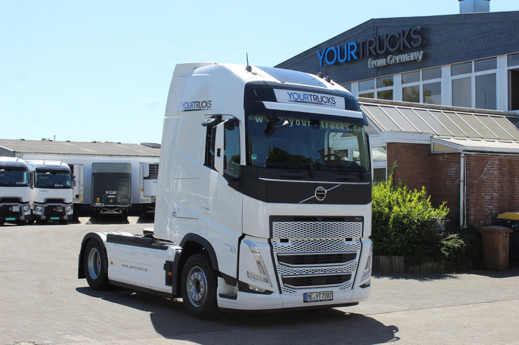 Volvo FH 500 Globe XL I-Park Cool Navi Miete-Rent! - Trekker: afbeelding 1 Volvo FH 500 Globe XL I-Park Cool Navi Miete-Rent! - Trekker: afbeelding 1