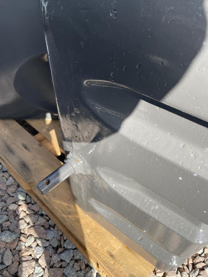 CLAAS CLAAS Frontgewicht 600 kg, NEU ! - Aanbouwdeel: afbeelding 3 CLAAS CLAAS Frontgewicht 600 kg, NEU ! - Aanbouwdeel: afbeelding 3