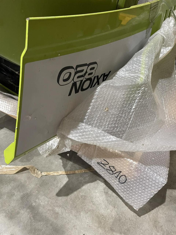 CLAAS Axion 820 Motorhaube Kotflügel Seitendeckel - Onderdelen: afbeelding 2 CLAAS Axion 820 Motorhaube Kotflügel Seitendeckel - Onderdelen: afbeelding 2