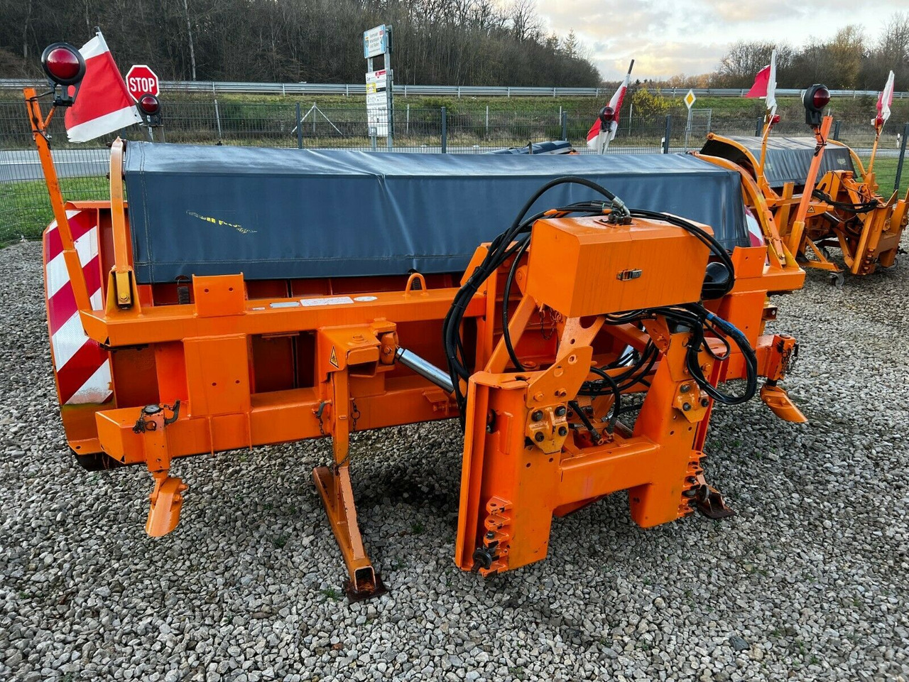 Beilhack PVF 29-4 Elektro Schneepflug Winterdien Beilhack PVF 29-4 Elektro Schneepflug Winterdien - Sneeuwschuif voor Gemeentelijke machine/ Speciaal: afbeelding 1 Beilhack PVF 29-4 Elektro Schneepflug Winterdien Beilhack PVF 29-4 Elektro Schneepflug Winterdien - Sneeuwschuif voor Gemeentelijke machine/ Speciaal: afbeelding 1