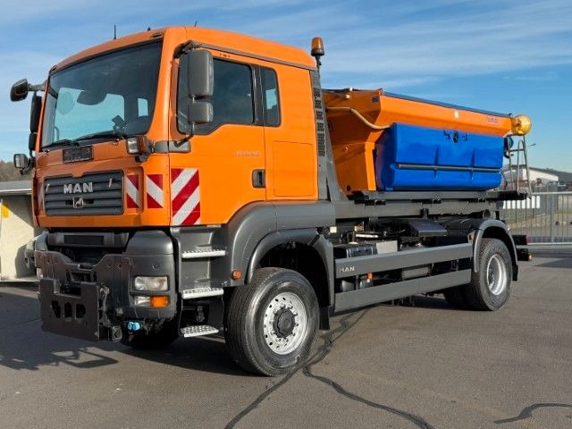 MAN TGA 18.360 4x4 Winterdienst Meiller Abroller - Haakarmsysteem vrachtwagen: afbeelding 1 MAN TGA 18.360 4x4 Winterdienst Meiller Abroller - Haakarmsysteem vrachtwagen: afbeelding 1