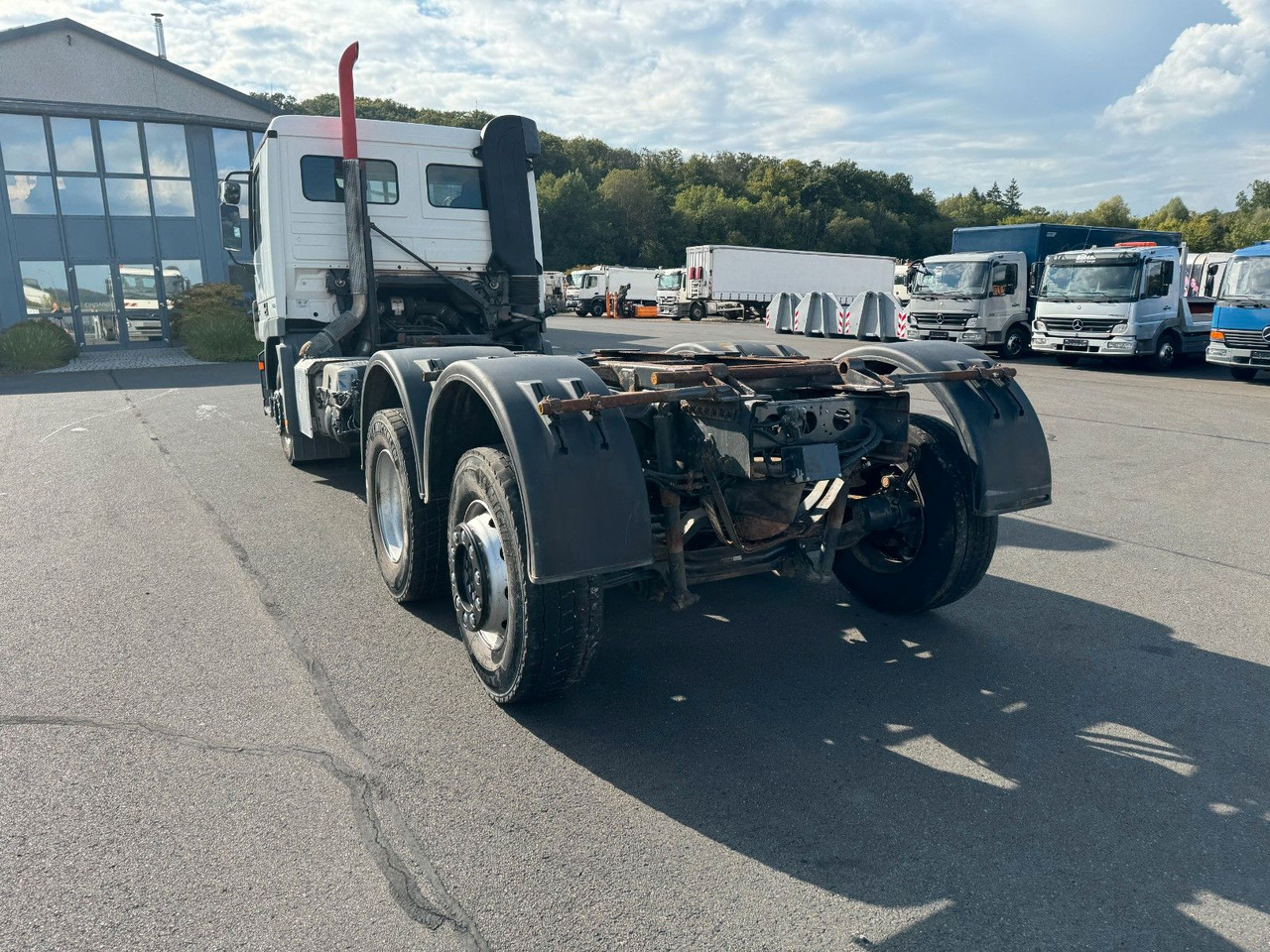 Mercedes-Benz Actros 2532 6x2 Fahrgestell Mercedes-Benz Actros 2532 6x2 Fahrgestell - Chassis vrachtwagen: afbeelding 4 Mercedes-Benz Actros 2532 6x2 Fahrgestell Mercedes-Benz Actros 2532 6x2 Fahrgestell - Chassis vrachtwagen: afbeelding 4