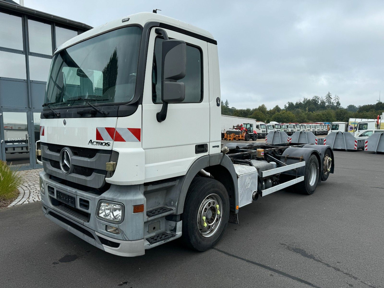 Mercedes-Benz Actros 2532 6x2 MP 3 Fahrgestell Mercedes-Benz Actros 2532 6x2 MP 3 Fahrgestell - Chassis vrachtwagen: afbeelding 1 Mercedes-Benz Actros 2532 6x2 MP 3 Fahrgestell Mercedes-Benz Actros 2532 6x2 MP 3 Fahrgestell - Chassis vrachtwagen: afbeelding 1