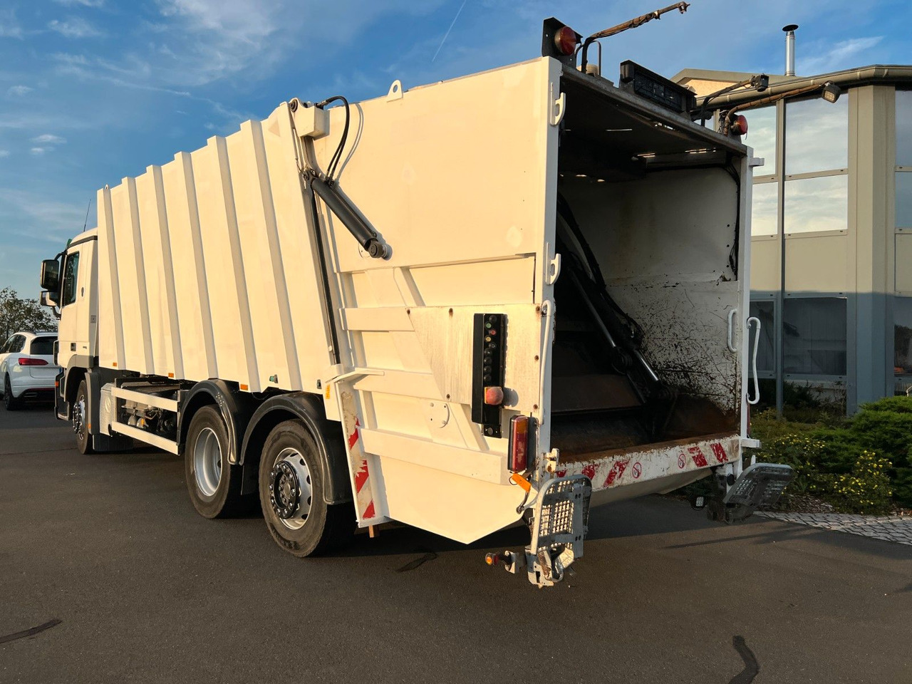 Mercedes-Benz Actros 2532 6x2 MP3 Faun Power Press 524 - Vuilniswagen: afbeelding 2 Mercedes-Benz Actros 2532 6x2 MP3 Faun Power Press 524 - Vuilniswagen: afbeelding 2