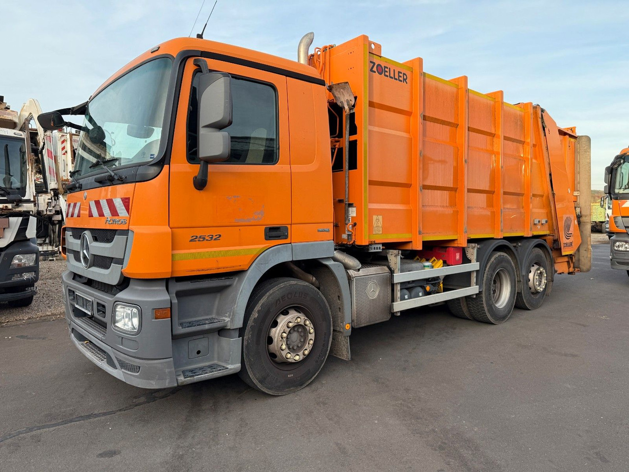 Mercedes-Benz Actros 2532 6x2 Zoeller Medium XL 21 - Vuilniswagen: afbeelding 1 Mercedes-Benz Actros 2532 6x2 Zoeller Medium XL 21 - Vuilniswagen: afbeelding 1