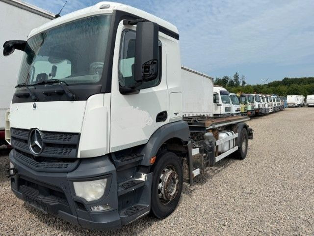 Mercedes-Benz Antos 1824 - Umlader- Nebenantrieb - Haakarmsysteem vrachtwagen: afbeelding 1 Mercedes-Benz Antos 1824 - Umlader- Nebenantrieb - Haakarmsysteem vrachtwagen: afbeelding 1
