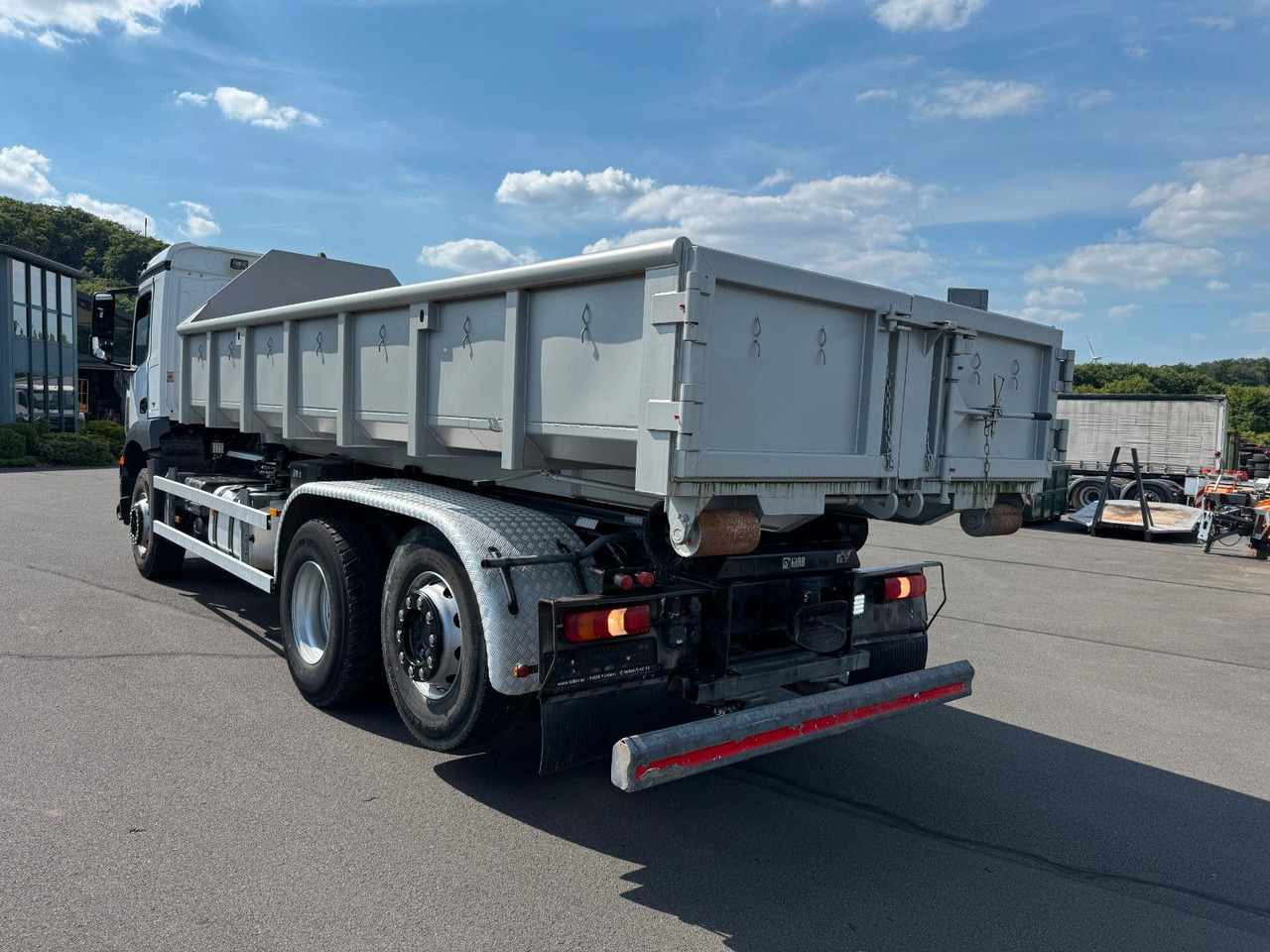 Mercedes-Benz Arocs 2535 6x2 Hiab XR 21S59 + Kranhydraulik - Haakarmsysteem vrachtwagen: afbeelding 3 Mercedes-Benz Arocs 2535 6x2 Hiab XR 21S59 + Kranhydraulik - Haakarmsysteem vrachtwagen: afbeelding 3