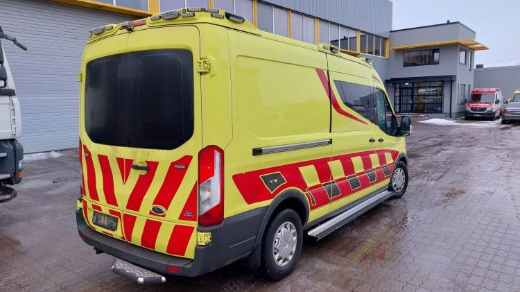 FORD TRANSIT 2,0TDI AMBULANCE KLIMA 1.2018 EURO 6, 3 UNITS - Ambulance: afbeelding 3 FORD TRANSIT 2,0TDI AMBULANCE KLIMA 1.2018 EURO 6, 3 UNITS - Ambulance: afbeelding 3