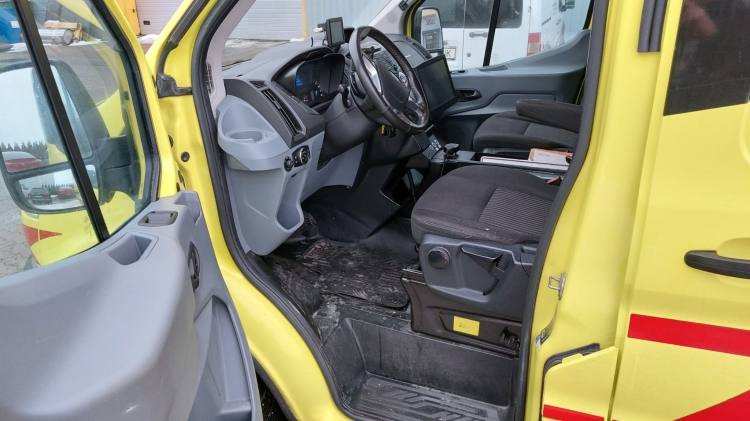 FORD TRANSIT 2,0TDI AMBULANCE KLIMA 12.2018 EURO 6, 3 UNITS - Ambulance: afbeelding 5 FORD TRANSIT 2,0TDI AMBULANCE KLIMA 12.2018 EURO 6, 3 UNITS - Ambulance: afbeelding 5