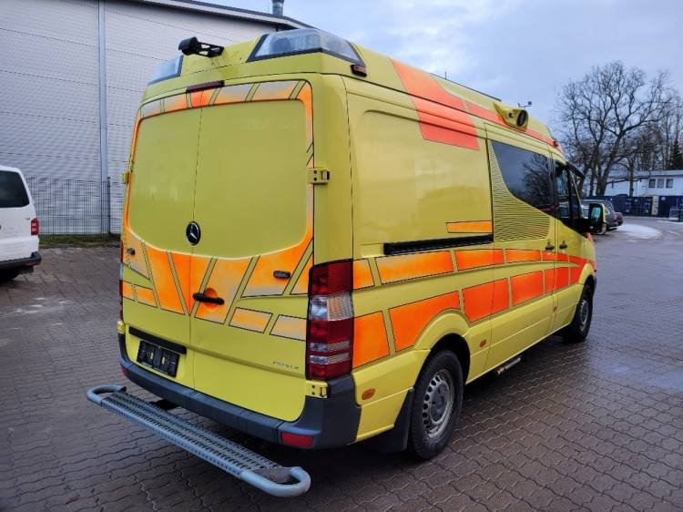 MERCEDES – BENZ SPRINTER 2.2D AMBULANCE (PROFILE) KLIMA 11.2014 EURO 5 - Ambulance: afbeelding 4 MERCEDES – BENZ SPRINTER 2.2D AMBULANCE (PROFILE) KLIMA 11.2014 EURO 5 - Ambulance: afbeelding 4