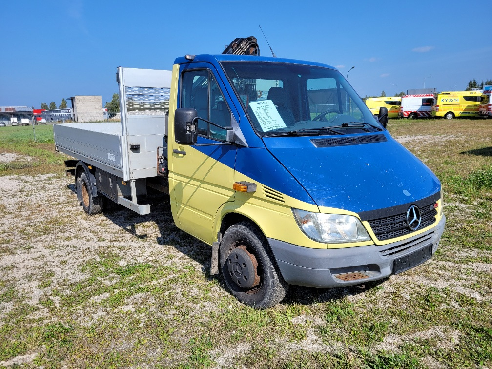MERCEDES – BENZ SPRINTER 616CDI HIAB 027-2 Crane 10.2004 - Bestelwagen met open laadbak: afbeelding 1 MERCEDES – BENZ SPRINTER 616CDI HIAB 027-2 Crane 10.2004 - Bestelwagen met open laadbak: afbeelding 1