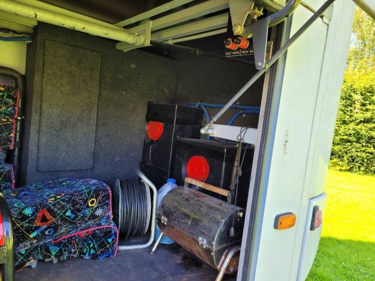 VOLVO B12M BERKHOF AXIAL70 MOTORHOME KLIMA 3.2003 - Touringcar: afbeelding 4 VOLVO B12M BERKHOF AXIAL70 MOTORHOME KLIMA 3.2003 - Touringcar: afbeelding 4