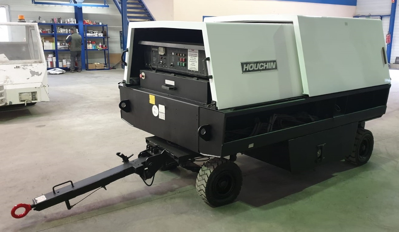 Houchin GPU C690 90KvA+28DC - Ground power unit: afbeelding 2 Houchin GPU C690 90KvA+28DC - Ground power unit: afbeelding 2