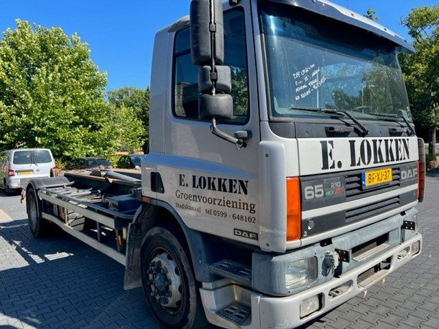 DAF 65.210 FA65.210 - Containertransporter/ Wissellaadbak vrachtwagen: afbeelding 2 DAF 65.210 FA65.210 - Containertransporter/ Wissellaadbak vrachtwagen: afbeelding 2