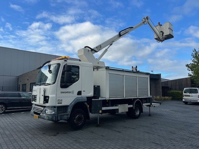 DAF LF 220 FA45.220 LF Taurus T300-16H - Vrachtwagen hoogwerker: afbeelding 1 DAF LF 220 FA45.220 LF Taurus T300-16H - Vrachtwagen hoogwerker: afbeelding 1