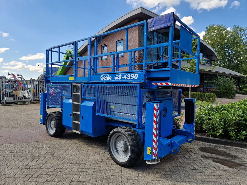 Genie GS-4390 (15,5 mtr werkhoogte) - Schaarlift: afbeelding 1 Genie GS-4390 (15,5 mtr werkhoogte) - Schaarlift: afbeelding 1