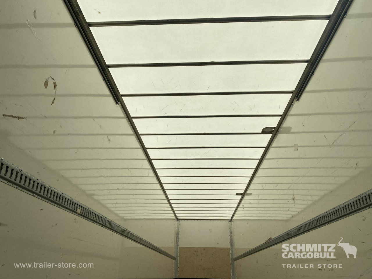 Gesloten oplegger FRUEHAUF Dryfreight Standard Roller shutter door: afbeelding 6 Gesloten oplegger FRUEHAUF Dryfreight Standard Roller shutter door: afbeelding 6