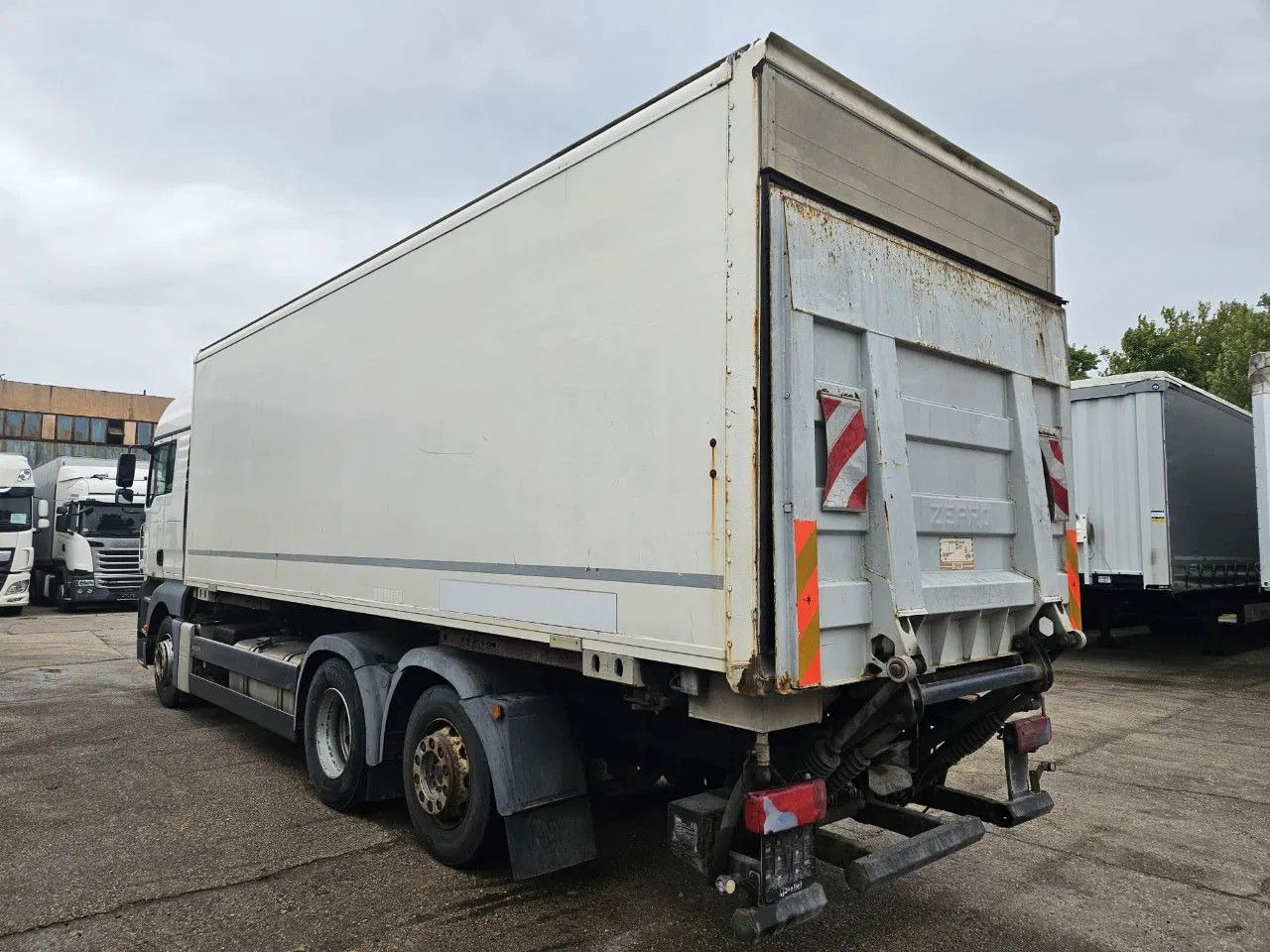 MAN TGA 26.400 BDF Tail Lift Euro5, New Smart2 Tacho - Containertransporter/ Wissellaadbak vrachtwagen: afbeelding 4 MAN TGA 26.400 BDF Tail Lift Euro5, New Smart2 Tacho - Containertransporter/ Wissellaadbak vrachtwagen: afbeelding 4