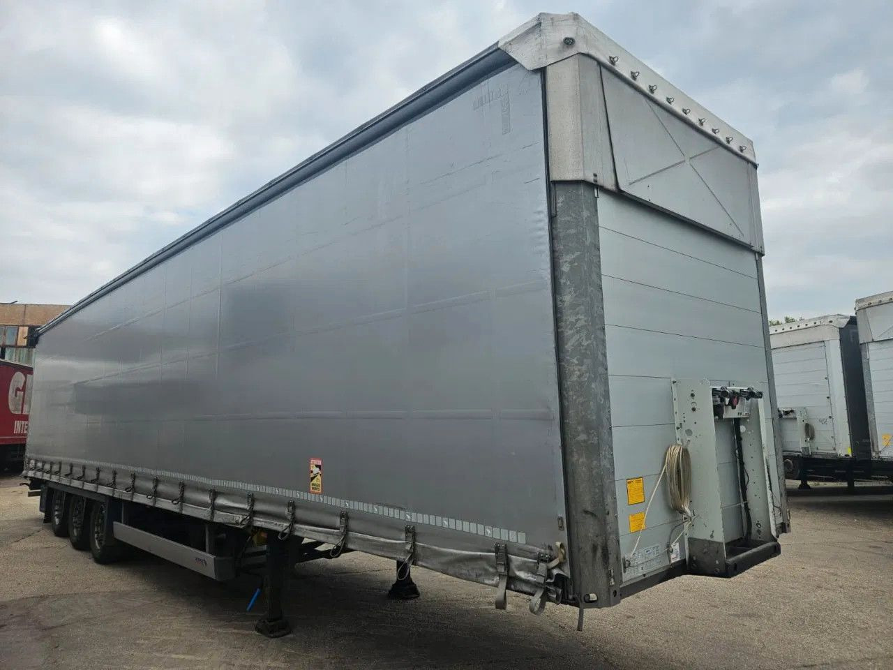 Schmitz Cargobull SCB S3T VARIOS 2 units! Lifting Axle A&C, XL Cod - Schuifzeiloplegger: afbeelding 2 Schmitz Cargobull SCB S3T VARIOS 2 units! Lifting Axle A&C, XL Cod - Schuifzeiloplegger: afbeelding 2
